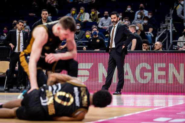 阵容深度不 阵容深度不