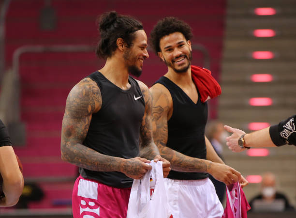 随着各队磨 随着各队磨